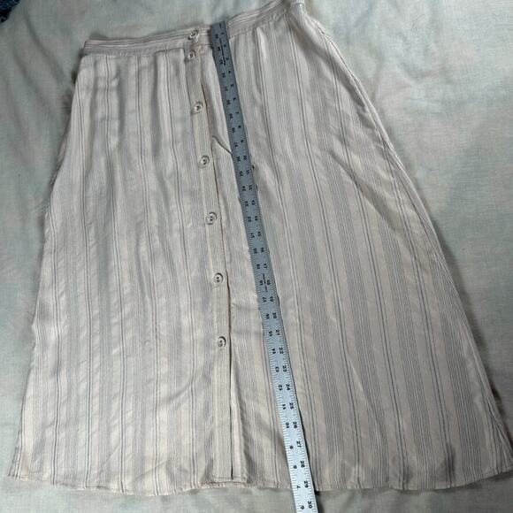 H&M Womens Sz 10 skirt cream drapey satin button front skirt Office Event Basic - Picture 6 of 7